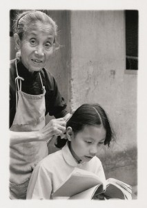 Tom Zetterstrom, "Combing," Shanghai, 1981, original gelatin silver print.